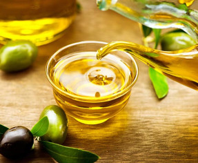 أفضل وصفات زيت الزيتون لعلاج تجاعيد الوجه نهائيا