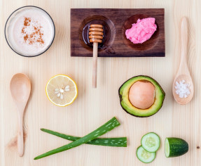 خلطات لتطويل الشعر | اختاري منها افضل خلطة طبيعية لشعرك