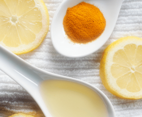 تنظيف البشرة الدهنية بوصفات الليمون